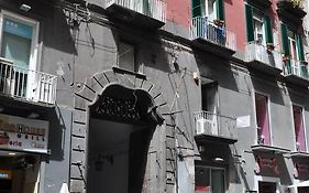 I Tre Cavalieri A Chiaia